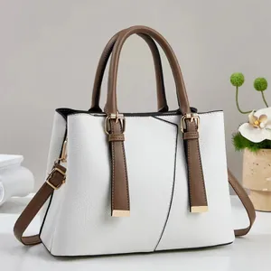 Vintage-Handtasche mit großem Fassungsvermögen in Weiß und Braun aus Kunstleder