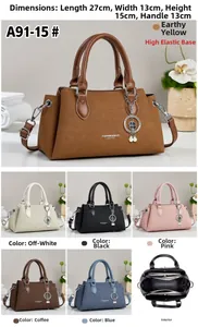 Compartiments intérieurs détaillés et options de textures multicolores du grand sac