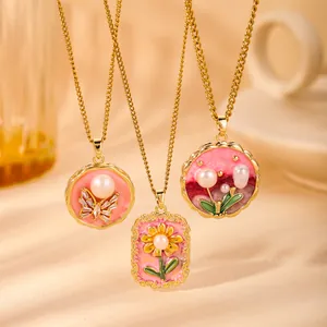 Ensemble de colliers vintage en acier inoxydable avec émail rose et perles