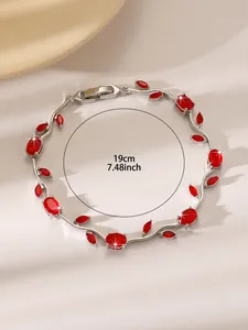 Silbernes Armband in Rankenform mit roten Zirkonia, Länge 19 cm, Detailansicht