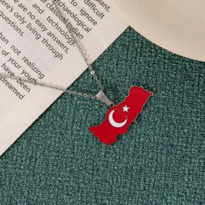 Collana a catena argento con ciondolo mappa della Turchia in smalto rosso e stella luna