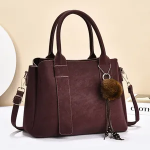 Sac à main vintage bordeaux de grande capacité pour femme avec pompon et bandoulière réglable