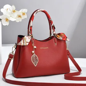 Damen PU Leder Handtasche Litschi Muster Tote Mit Seidenschal Blattanhänger Große Kapazität Schulter Crossbody Commuter Tasche