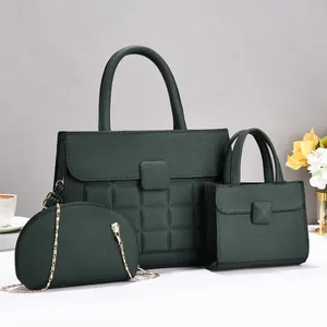 Set di 3 borse a mano verde scuro con trama intrecciata, tote e borsa con catena d'oro