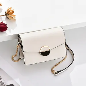 Borsa a Tracolla da Donna in Pelle PU Moda Piccola Borsa Quadrata con Patta e Tracolla in Catena e Pelle Borsa a Spalla Semplice Urbana