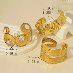 Detailed size chart for hammered gold bangles with irregular textures and dimensions