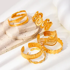 Set di bracciali aperti in acciaio inossidabile placcato oro 18k con diversi design