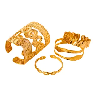 Set di tre bracciali aperti in acciaio inossidabile placcato oro 18k stile vintage