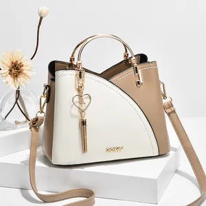 Damen Mode Farbblock PU Leder Handtasche Gold Metallring Griff Herz Künstliche Perle Quaste Anhänger Umhängetasche Für Den Alltag