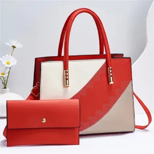 Borsa tote in pelle PU patchwork tricolore con cuciture a onda e pochette coordinata