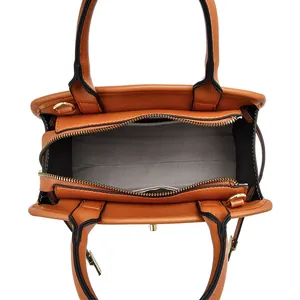 Borsa tote in pelle marrone con cerniera dorata e ampio scomparto interno spazioso