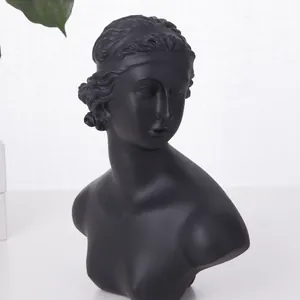 Elegante busto femminile nero opaco per esposizione gioielli e decoro