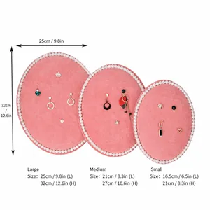 Espositori per gioielli in velluto rosa con bordo di perle, set di varie dimensioni