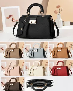 Detalle del conjunto de bolsos con textura de lagarto en ocho colores de moda actual