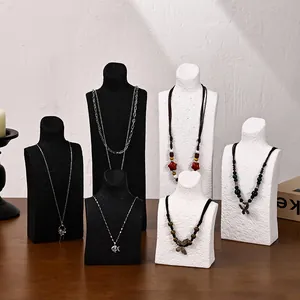 Resin Portrait Bust Necklace Display Stand Matte Texture Modern Jewelry Organizer For Pendants Chains Decorative Photography Prop