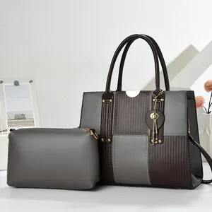 Ensemble chic de deux sacs fourre-tout patchwork macaron en cuir gris et marron avec clé