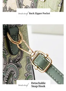 Detalle de bolso paisley con bolsillo trasero y hebillas doradas desmontables