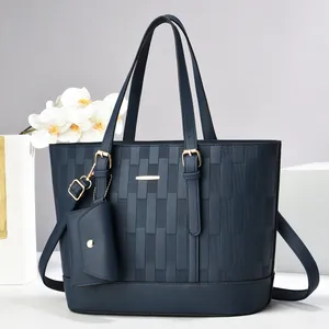 Borsa tote blu scuro con trama intrecciata, fibbia dorata e portamonete piccolo abbinato