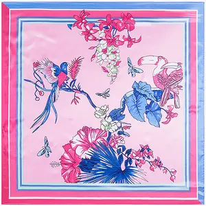 Carré de soie rose 90x90cm avec imprimé tropical d'oiseaux et fleurs d'hibiscus