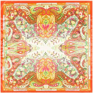 Carré de soie bohème 90x90cm avec motifs paisley orange et détails floraux