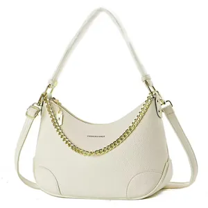 Sac demi-lune chic blanc crème en cuir grainé avec chaîne dorée et double bandoulière