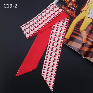 Petit foulard en soie rouge à motif moulinet géométrique pour poignée de sac à main