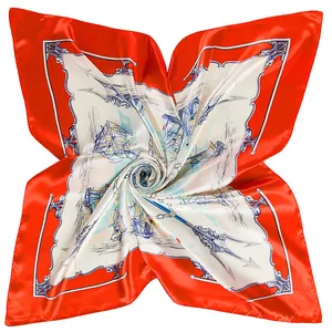Foulard quadrato in seta rossa e crema con navi vintage e motivi barocchi eleganti