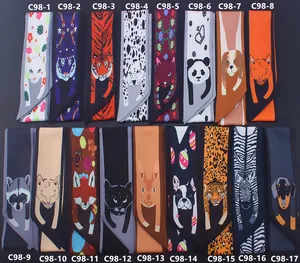 Collection de foulards étroits en soie avec divers motifs d'animaux dessinés à la main