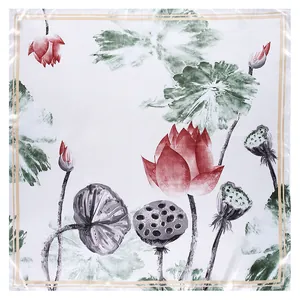 Elegante sciarpa in seta bianca con motivo di loto e ninfee in stile pittura cinese