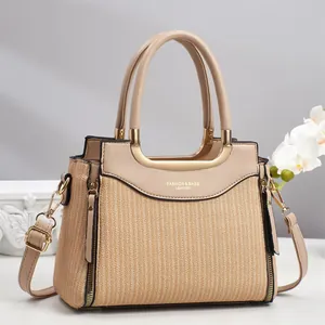 Sac à Main Femme en Cuir PU Tissé Patchwork Urbain Minimaliste Grande Capacité Sac à Bandoulière avec Accessoires Dorés