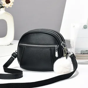 Damen Litschimaserung PU Leder Umhängetasche Mode Dreifach-Reißverschluss Schultertasche Mit Pelzball-Anhänger Lässig Alltag Reise Kameratasche
