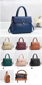 Spécifications de taille pour un grand sac cabas en cuir matelassé en diverses couleurs