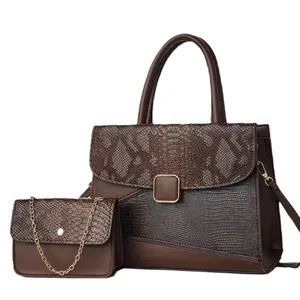 Conjunto de bolso tote y bolso con cadena para mujer en marrón con texturas de piel mixta
