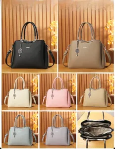 Détails de la structure interne et dimensions du sac à main en cuir grainé en 7 couleurs