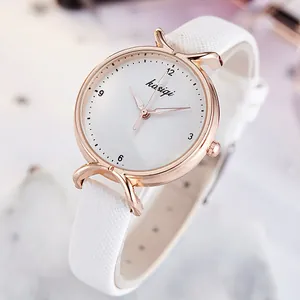Montre à Quartz pour Femme Mode Minimaliste Rond Analogique Bracelet en Similicuir Boîtier en Alliage Verre Minéral Cadeau Bijoux