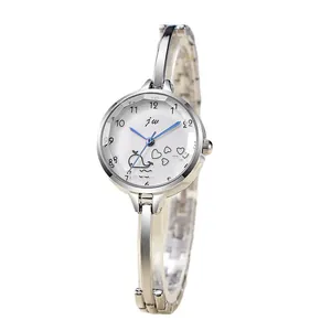 Orologio da donna minimalista in argento con quadrante bianco e design balena e cuori