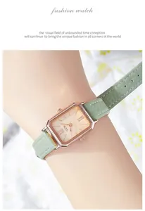 Détail de la montre GEDI à quartz rectangulaire avec boîtier or rose et bracelet vert