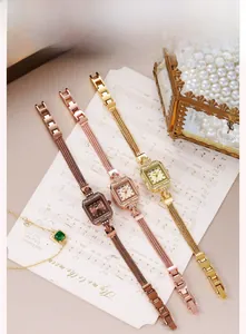 Détails de montres à quartz carrées de luxe avec lunette strass et bracelets chaîne rétro