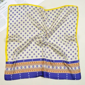 Elegante foulard in seta 53cm con motivi bohémien e bordi arrotolati gialli da donna