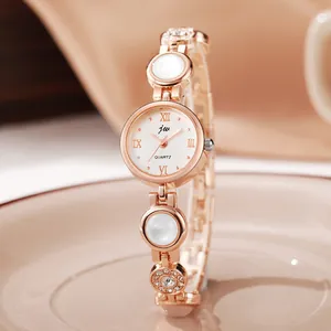 Elegant Women Rose Gold Bracelet Watch Fashionable Alloy Quartz Wristwatch With Roman Numerals Rhinestone Decoration Jewelry Watch