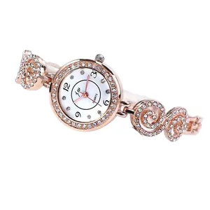 Roségoldene Damen-Armbanduhr mit Diamantlünette und spiralförmigem Strassarmband