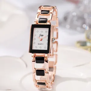 Elegante roségoldene Quarzuhr für Damen mit rechteckigem Zifferblatt und Gliederarmband
