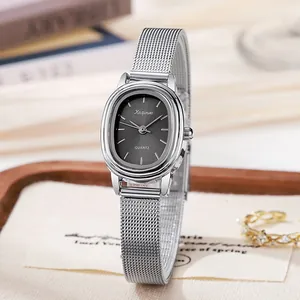 Reloj de cuarzo ovalado plateado para mujer con correa de malla y esfera gris elegante