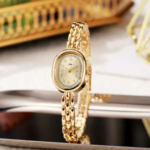 Elegante goldene Damenuhr in Ovalform mit Römischen Ziffern und feinem Kettenband