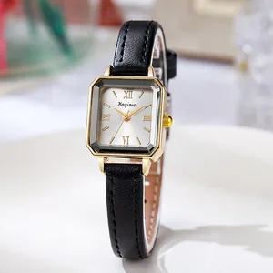 Montre à Quartz Carrée Vintage pour Femme Avec Chiffres Romains Boîtier en Alliage Bracelet en Cuir PU Montre-Bracelet Élégante Rectangle