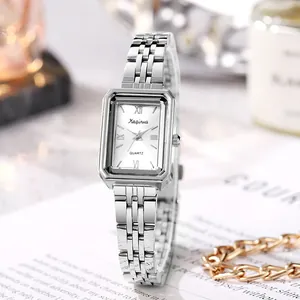 Montre à quartz carrée pour femme avec bracelet en acier et cadran romain élégant