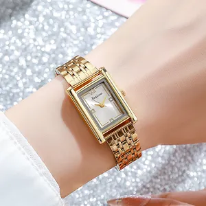 Elegante goldene Quarzuhr für Damen mit quadratischem Gehäuse und filigranem Metallarmband