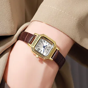 Vintage vierkant dameshorloge met gouden kast, bruine leren band en romeinse cijfers