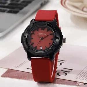Orologio al quarzo di lusso con cinturino in silicone rosso e nero e datario moda