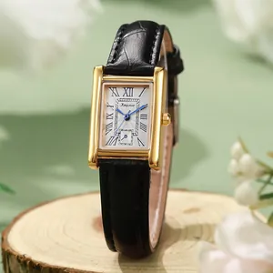 Elegant dameskwartshorloge met gouden vierkante kast blauwe wijzers en leren bandje